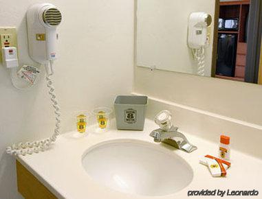 Super 8 By Wyndham Grants Pass Motel Bagian luar foto